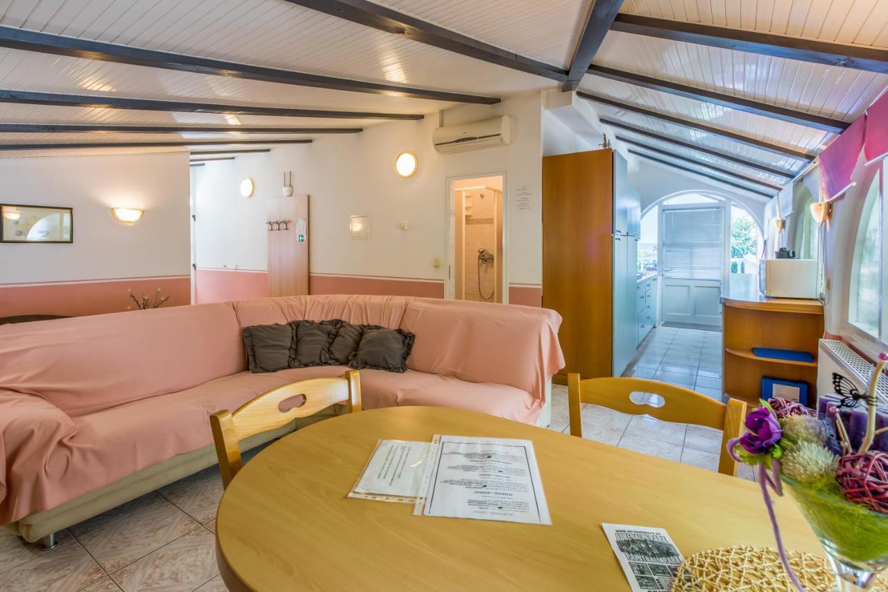 Apartmani Visnja Crikvenica Buitenkant foto